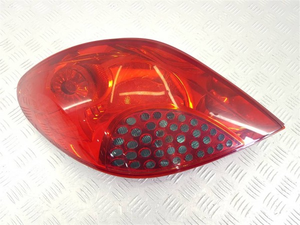 Фонарь задний левый peugeot 207