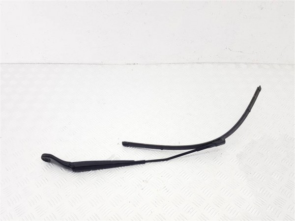 Щеткодержатель (поводок стеклоочистителя, дворник) mercedes v w447