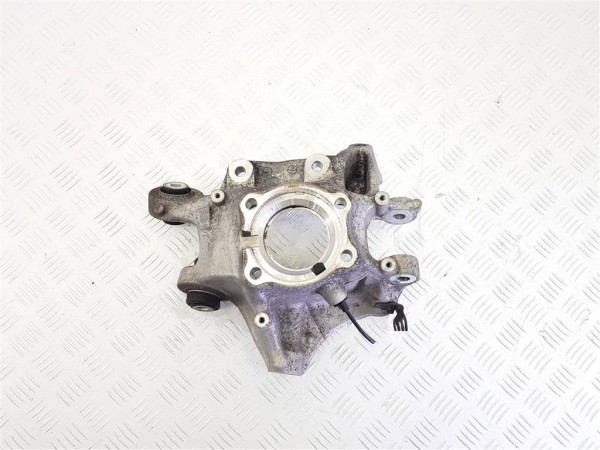 Кулак задний левый bmw 5 g30/g31