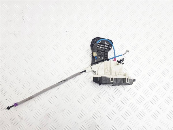 Замок двери задней левой mercedes gla x156