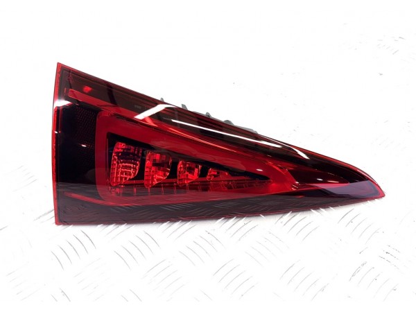 Фонарь крышки багажника левый mercedes gle w167