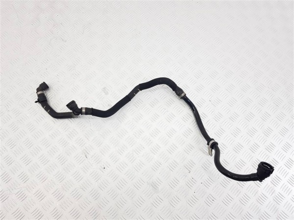 Патрубок радиатора bmw i8