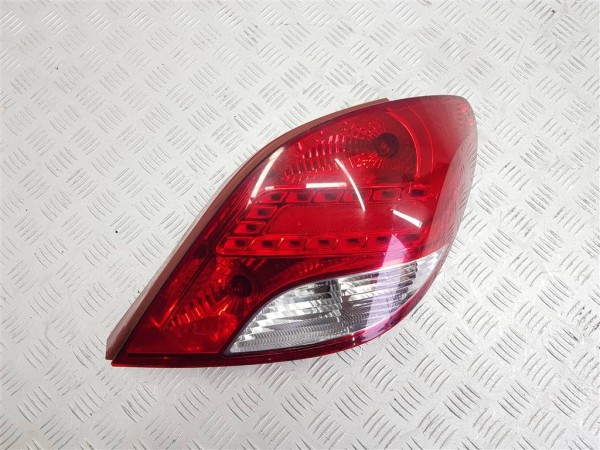Фонарь задний правый peugeot 207